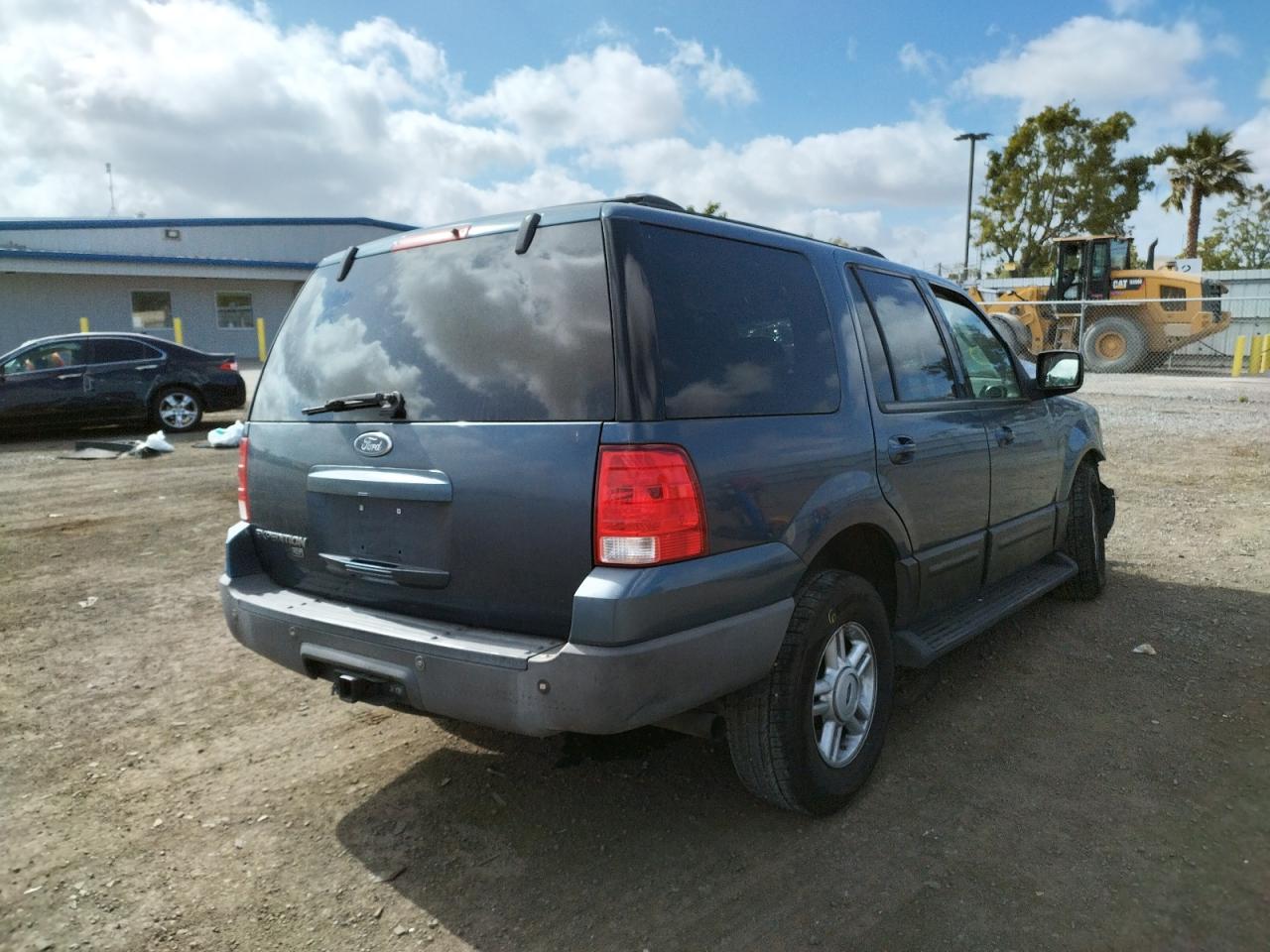Photo 14 from auction – 2004 FORD EXPEDITION with VIN 1FMPU16L94LA26428