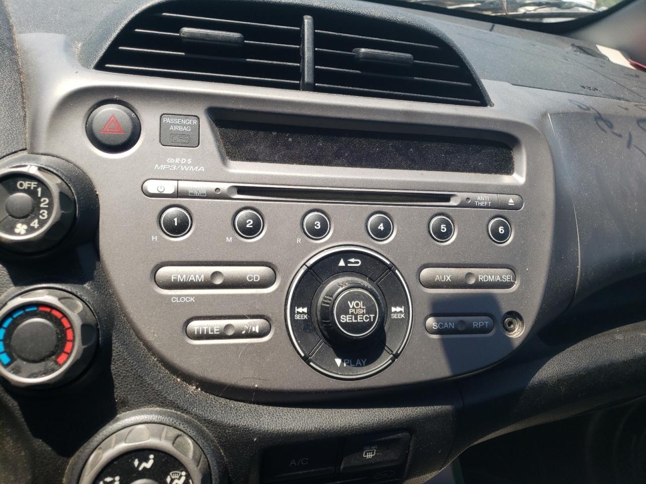 Photo 9 from auction – 2010 HONDA FIT with VIN JHMGE8H27AS022070