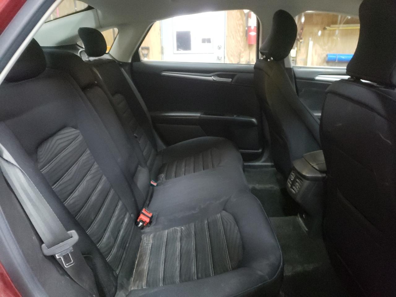 Photo 6 from auction – 2016 FORD FUSION SE with VIN 3FA6P0HD1GR314057