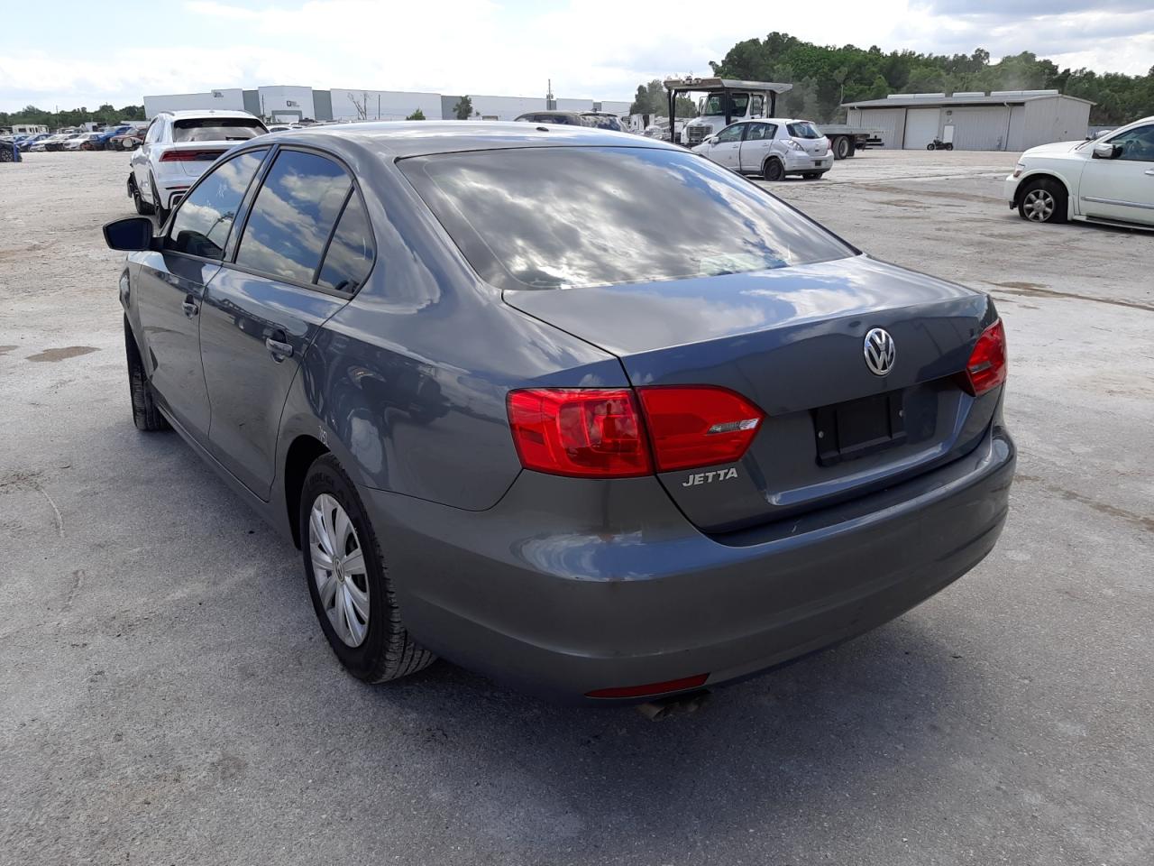 Photo 3 from auction – 2013 VOLKSWAGEN JETTA BASE with VIN 3VW1K7AJ9DM443407