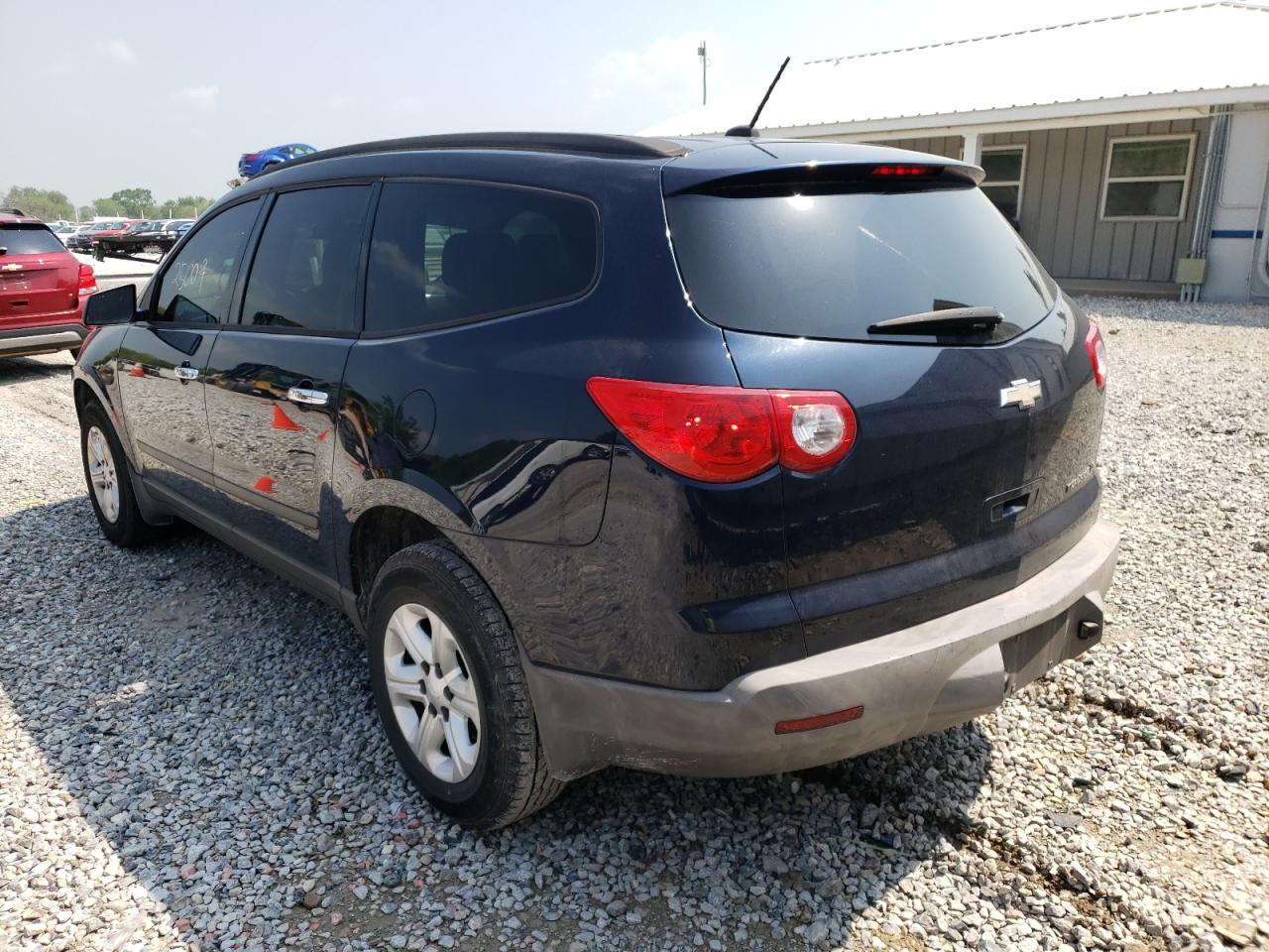 Photo 3 from auction – 2011 CHEVROLET TRAVERSE L with VIN 1GNKRFED2BJ149561