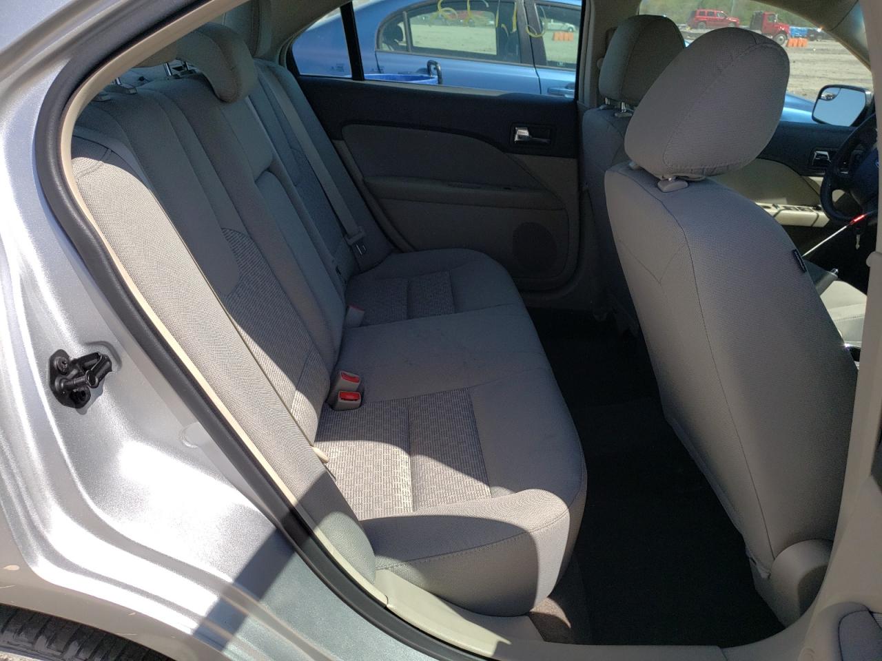 Photo 6 from auction – 2012 FORD FUSION S with VIN 3FAHP0GA5CR300401