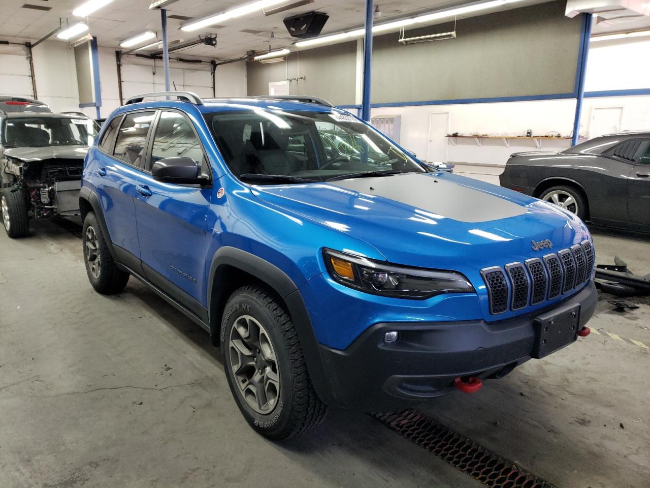 JEEP CHEROKEE T 2020 with VIN 1C4PJMBX7LD597349 - Photo from auction