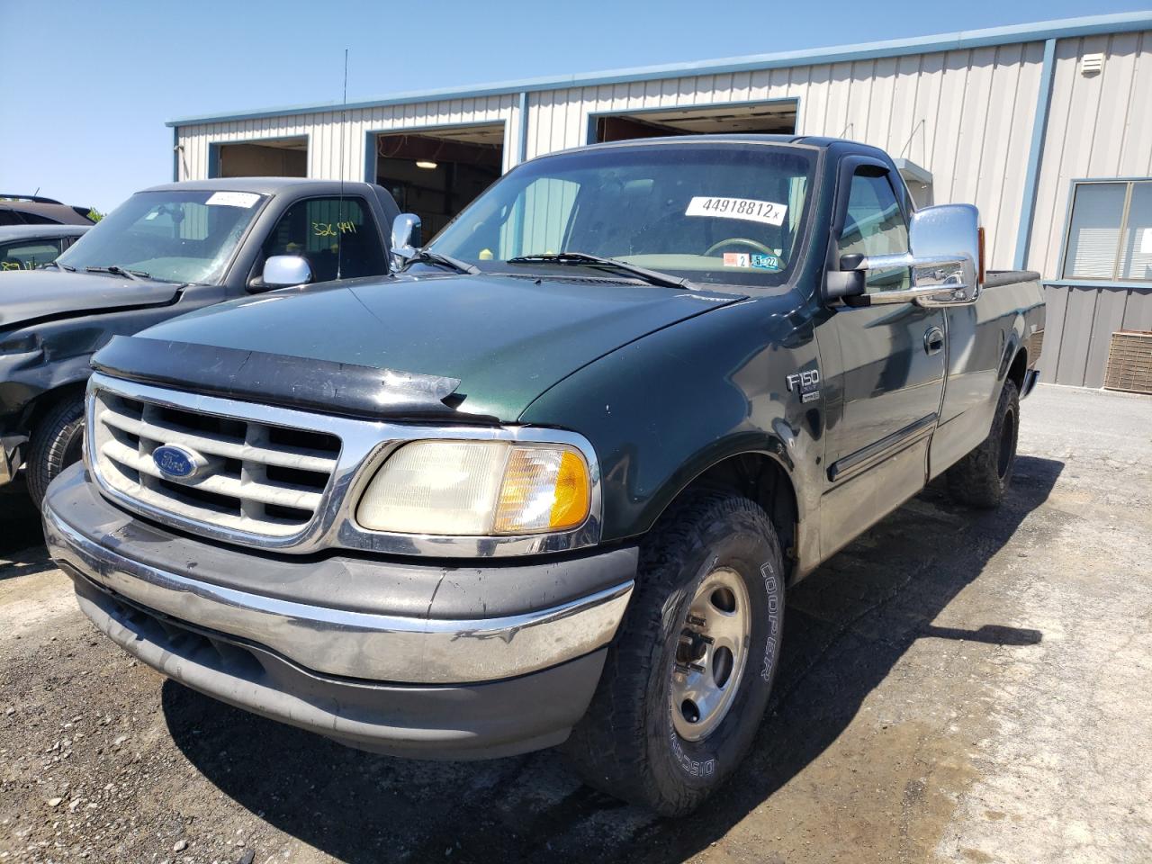 Photo 2 from auction – 2002 FORD F150 with VIN 1FTRF17W82NA64654