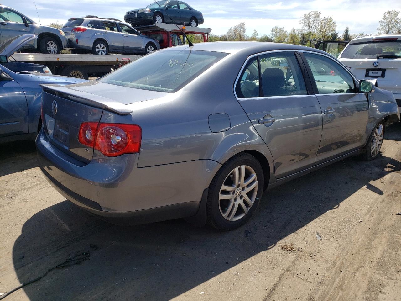 Photo 4 from auction – 2007 VOLKSWAGEN JETTA WOLF with VIN 3VWEG71KX7M159297