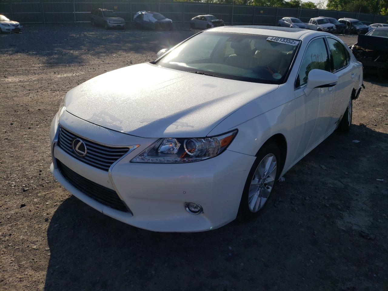 Photo 2 from auction – 2014 LEXUS ES 300H with VIN JTHBW1GG6E2052713
