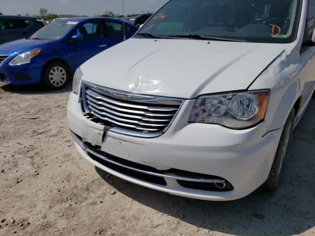 Photo 9 from auction – 2015 CHRYSLER TOWN & COU with VIN 2C4RC1BG5FR601451