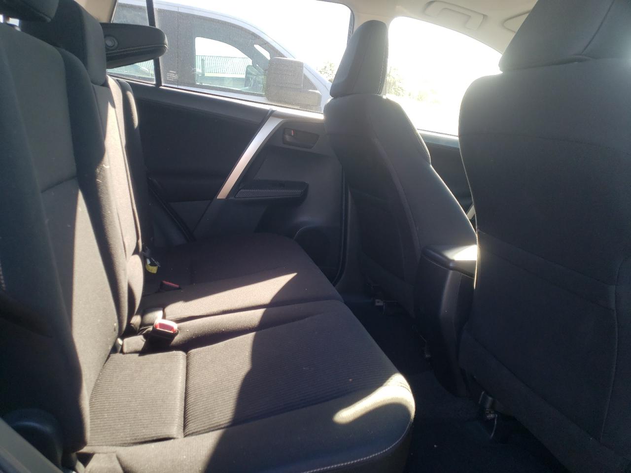 Photo 6 from auction – 2013 TOYOTA RAV4 XLE with VIN JTMRFREV2DD028671