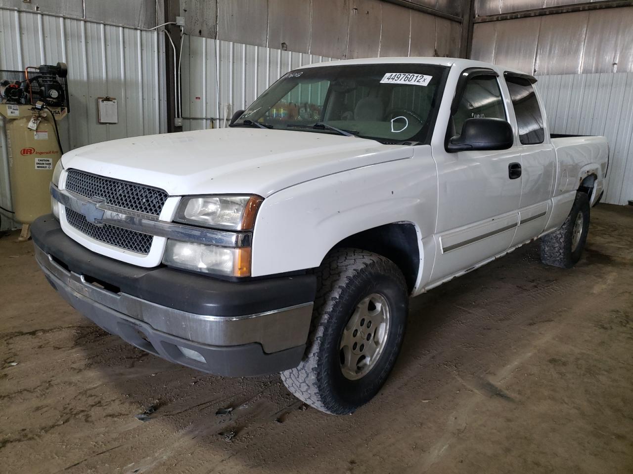Photo 2 from auction – 2004 CHEVROLET SILVERADO with VIN 1GCEK19T54Z232159