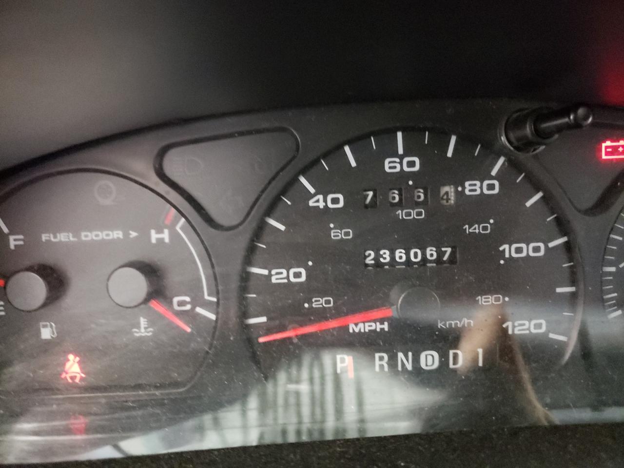 Photo 8 from auction – 2003 FORD TAURUS SES with VIN 1FAFP55U23A269166
