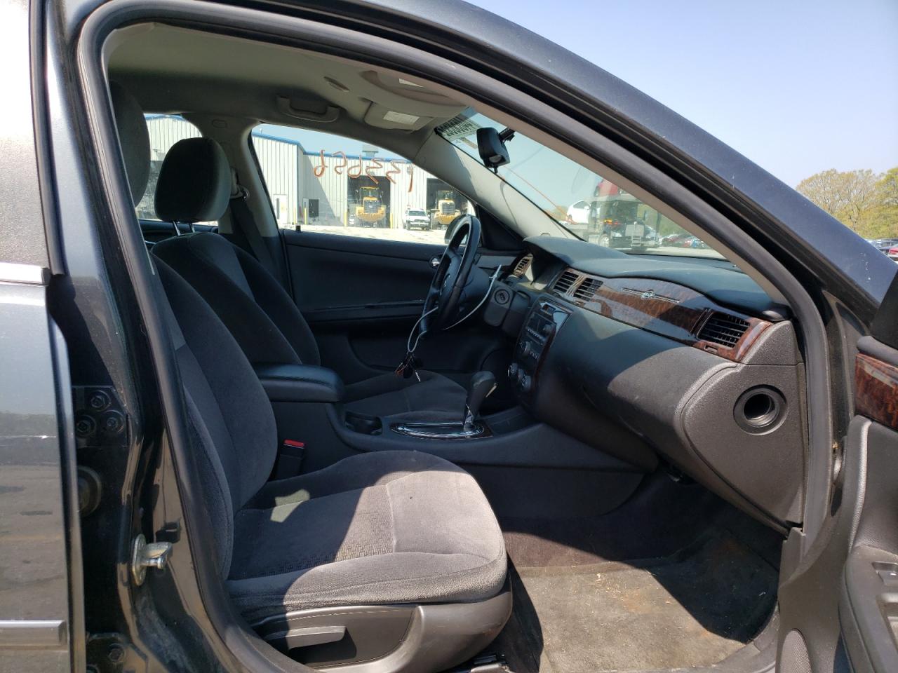 Photo 5 from auction – 2014 CHEVROLET IMPALA LIM with VIN 2G1WA5E30E1144613