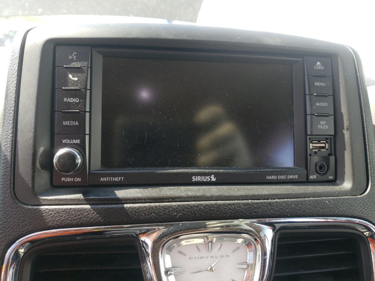 Photo 9 from auction – 2014 CHRYSLER TOWN & COU with VIN 2C4RC1BG8ER160476
