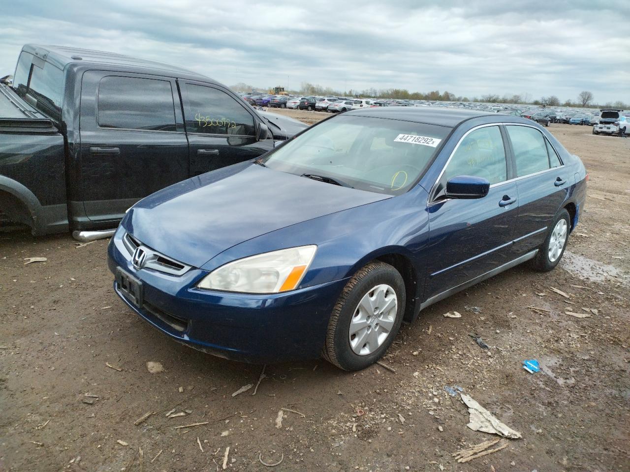 Photo 2 from auction – 2004 HONDA ACCORD with VIN 1HGCM56304A095998