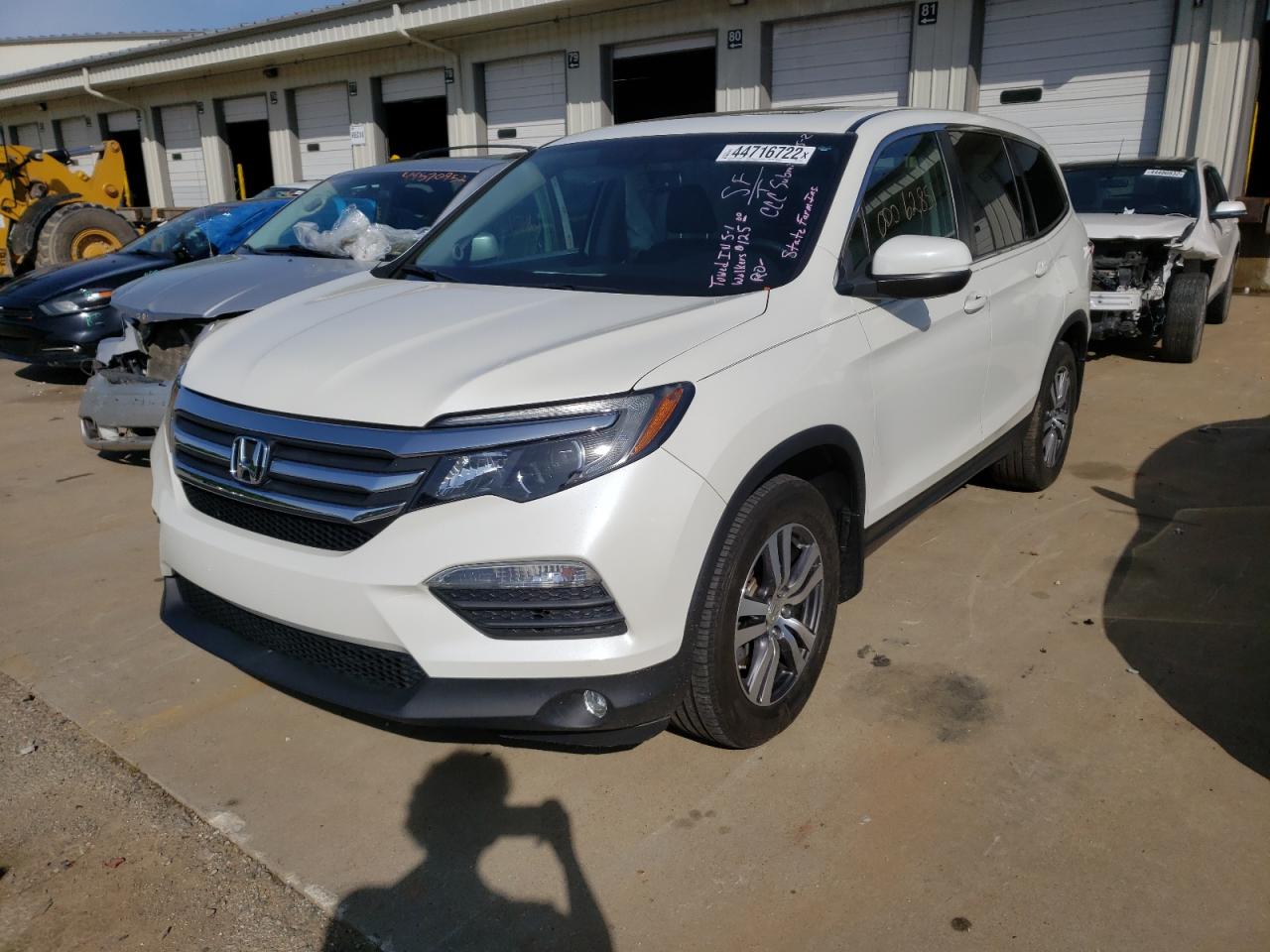 Photo 2 from auction – 2017 HONDA PILOT EXL with VIN 5FNYF5H53HB045378