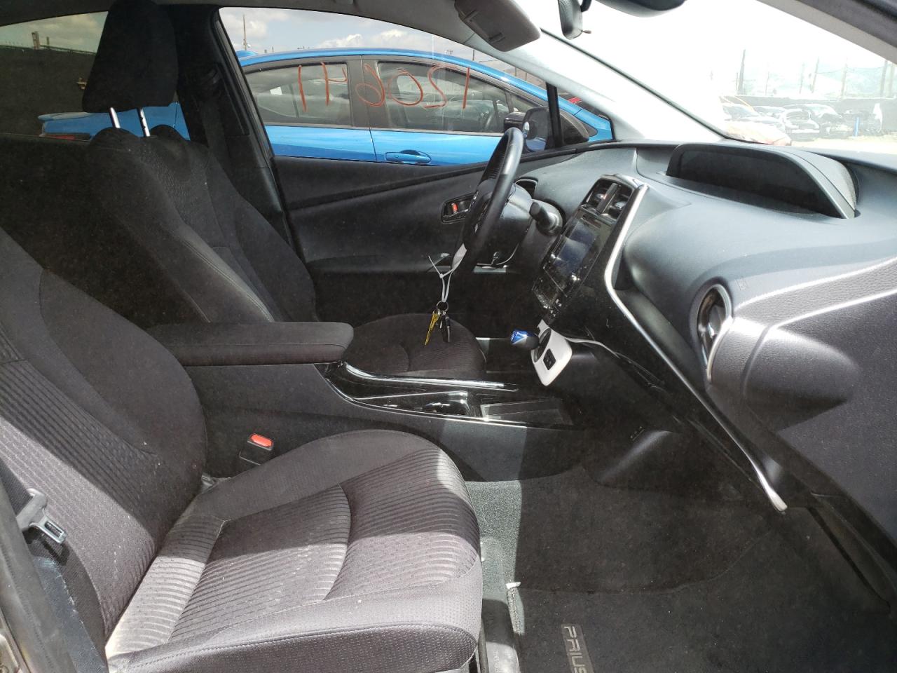 Photo 5 from auction – 2019 TOYOTA PRIUS PRIM with VIN JTDKARFP5K3116259