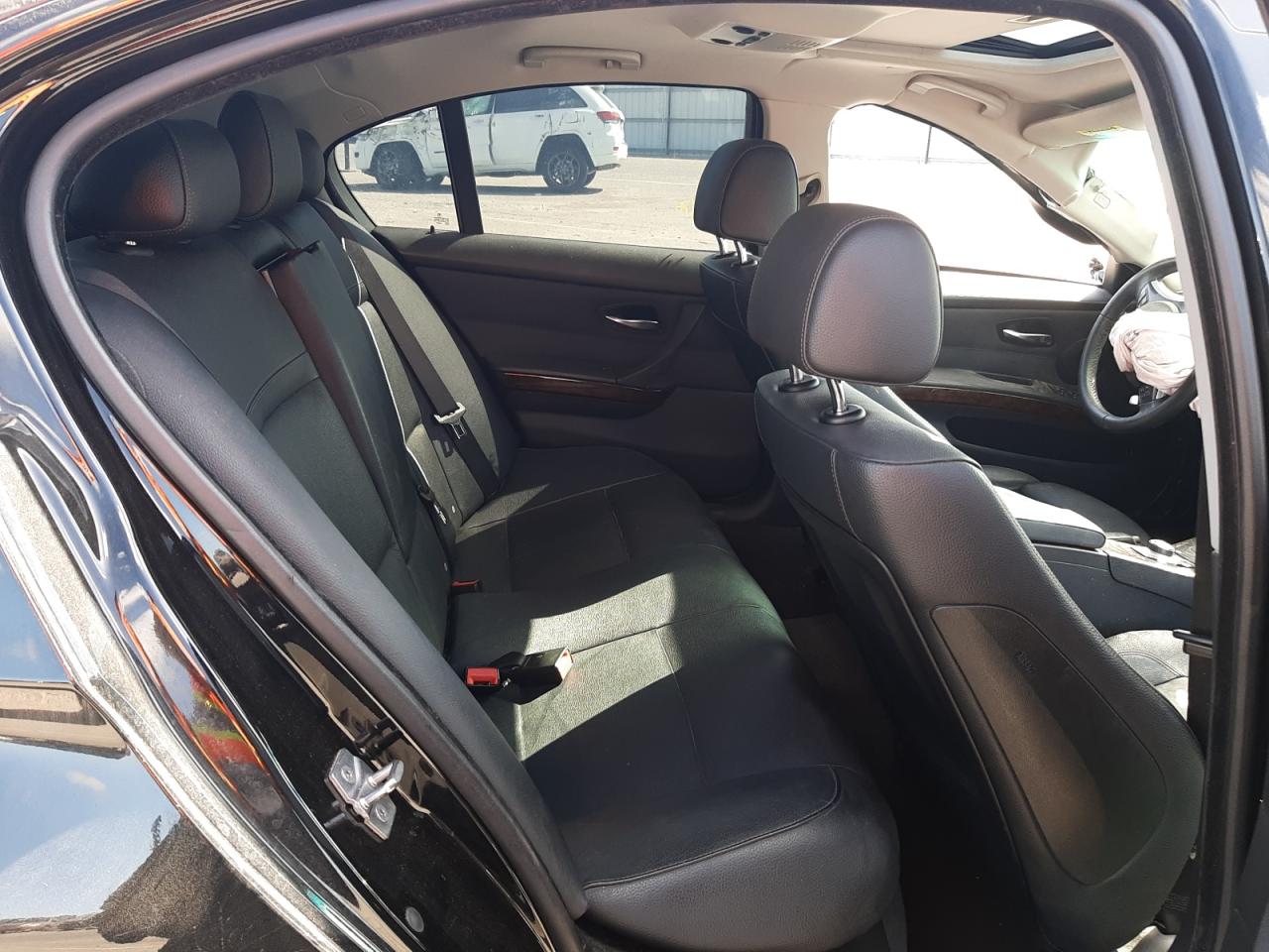 Photo 6 from auction – 2010 BMW 328 I SULE with VIN WBAPH5G5XANM69698