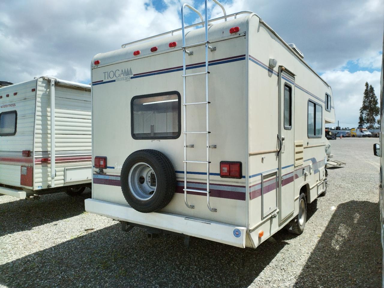 Photo 4 from auction – 1993 FORD ECONOLINE with VIN 1FDKE30G2PHA41973