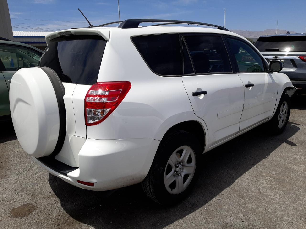 Photo 4 from auction – 2011 TOYOTA RAV4 with VIN 2T3ZF4DV0BW077145