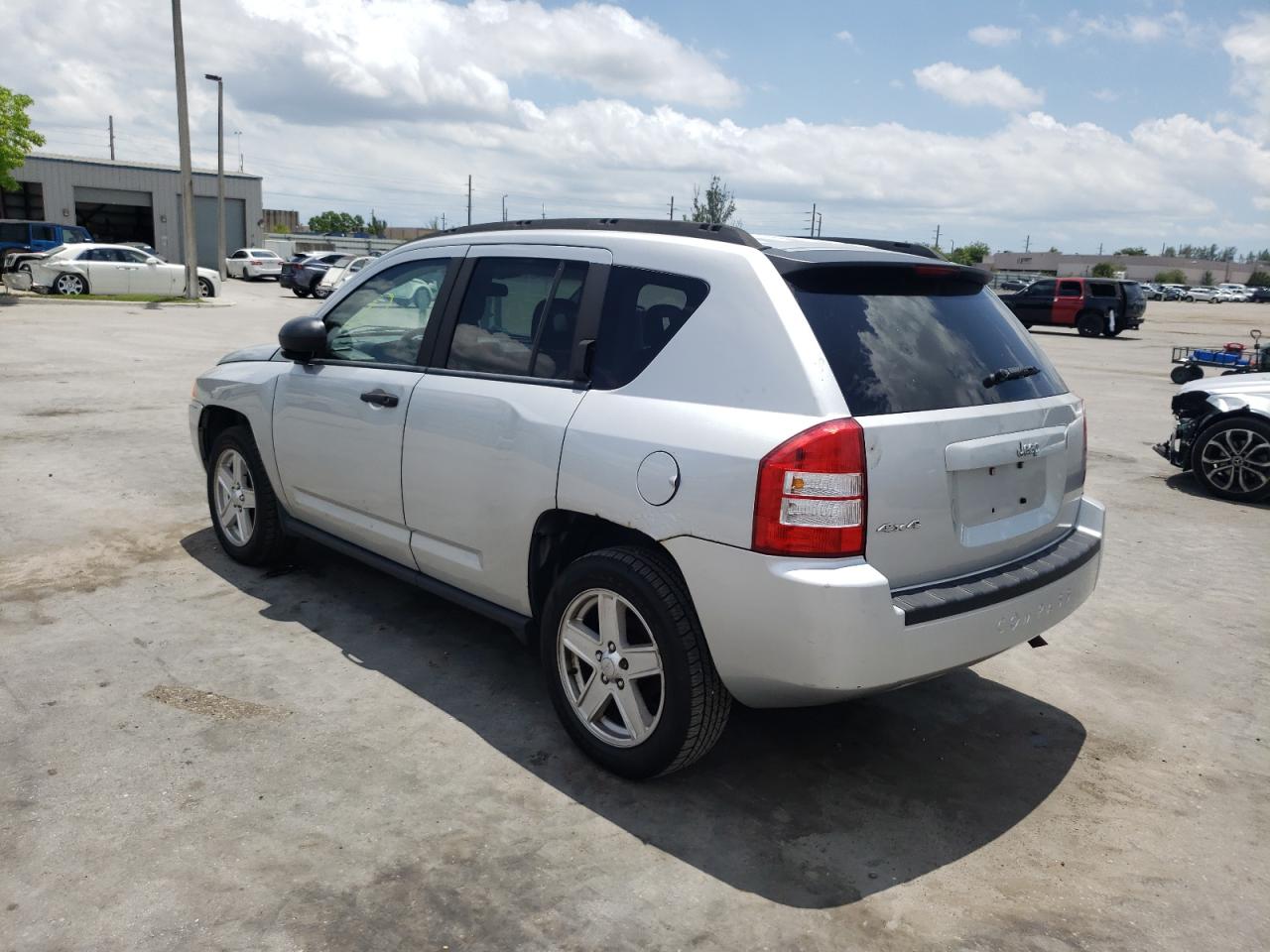 Photo 3 from auction – 2007 JEEP COMPASS with VIN 1J8FF47W47D256776