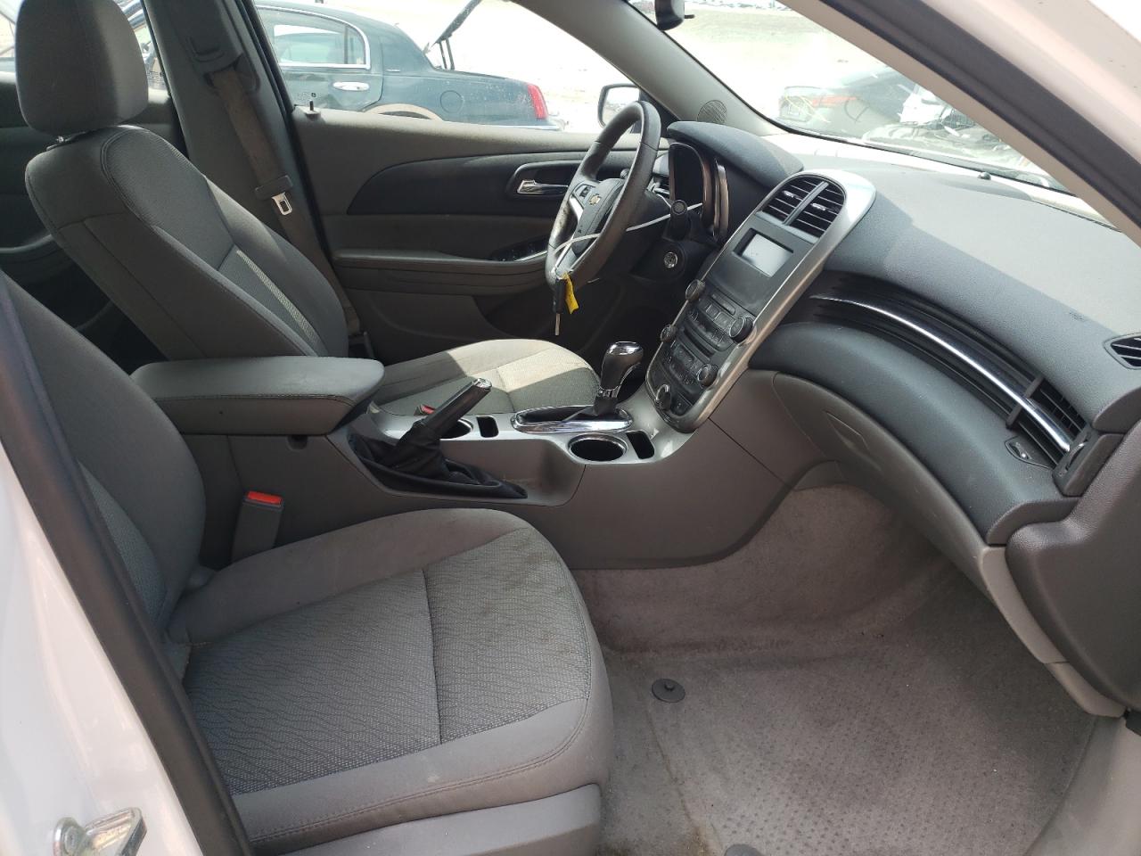 Photo 5 from auction – 2015 CHEVROLET MALIBU LS with VIN 1G11B5SL5FF104467
