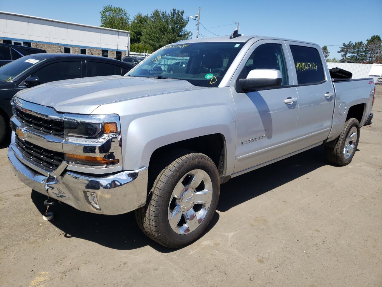 Photo 2 from auction – 2018 CHEVROLET SILVERADO with VIN 3GCUKRER3JG266861
