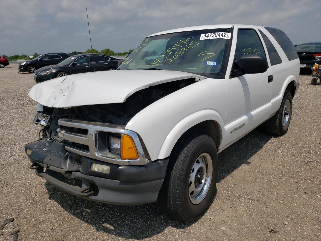 Photo 2 from auction – 1997 CHEVROLET BLAZER with VIN 1GNCT18W6VK203965