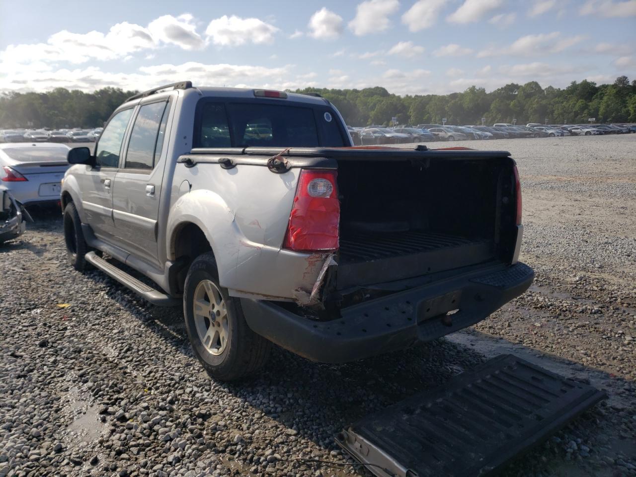 Photo 3 from auction – 2005 FORD EXPLORER S with VIN 1FMZU67KX5UB82355