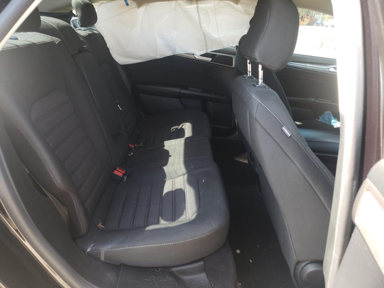 Photo 17 from auction – 2020 FORD FUSION SE with VIN 3FA6P0HD0LR235912