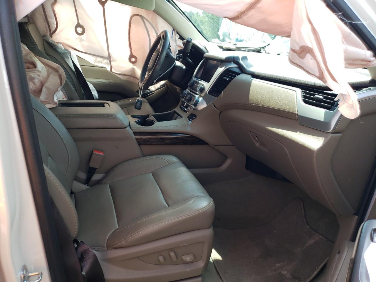 Photo 5 from auction – 2017 GMC YUKON SLT with VIN 1GKS1BKC5HR298260