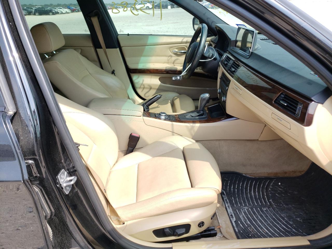 Photo 5 from auction – 2011 BMW 335 I with VIN WBAPM5G50BNN01071