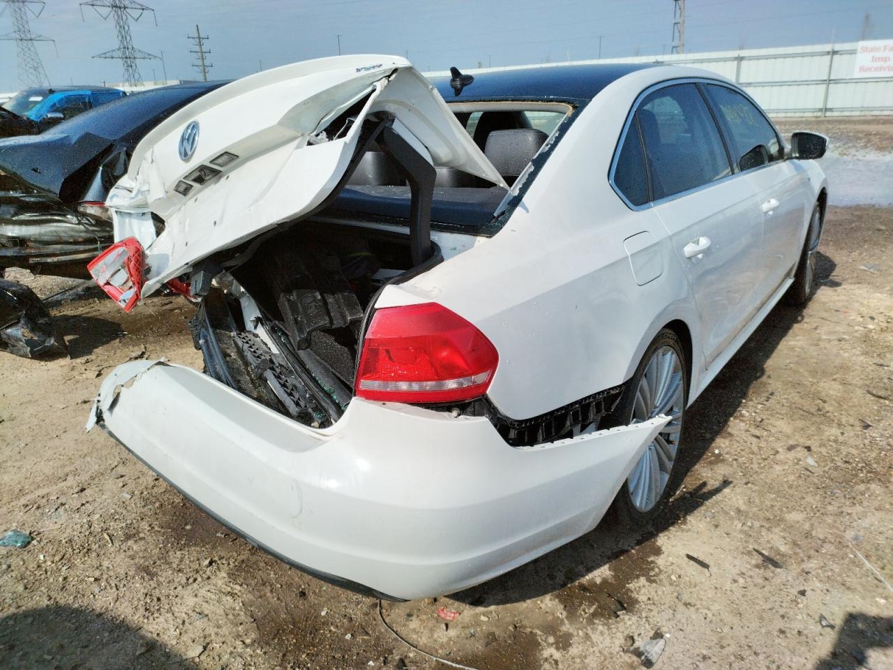 Photo 4 from auction – 2014 VOLKSWAGEN PASSAT SE with VIN 1VWBS7A33EC001327