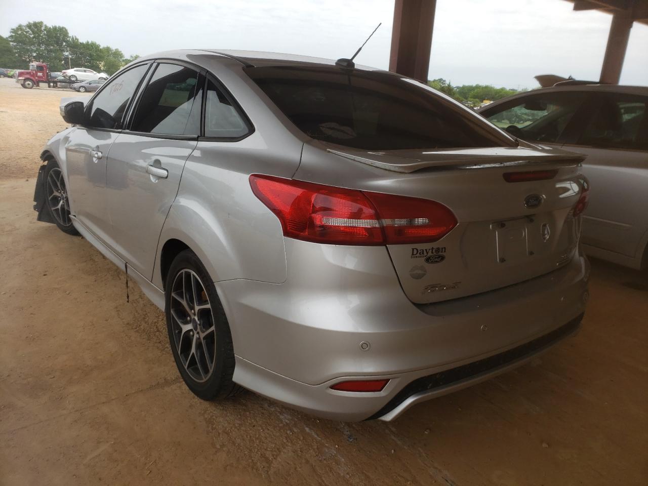 Photo 3 from auction – 2015 FORD FOCUS SE with VIN 1FADP3F28FL252485