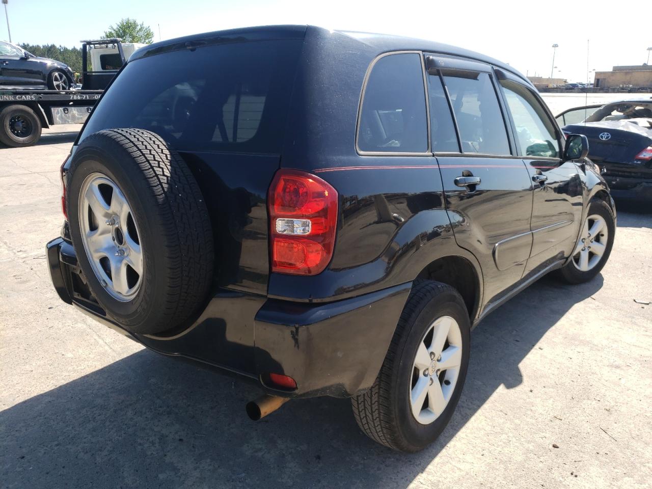 Photo 4 from auction – 2004 TOYOTA RAV4 with VIN JTEGD20V940007492
