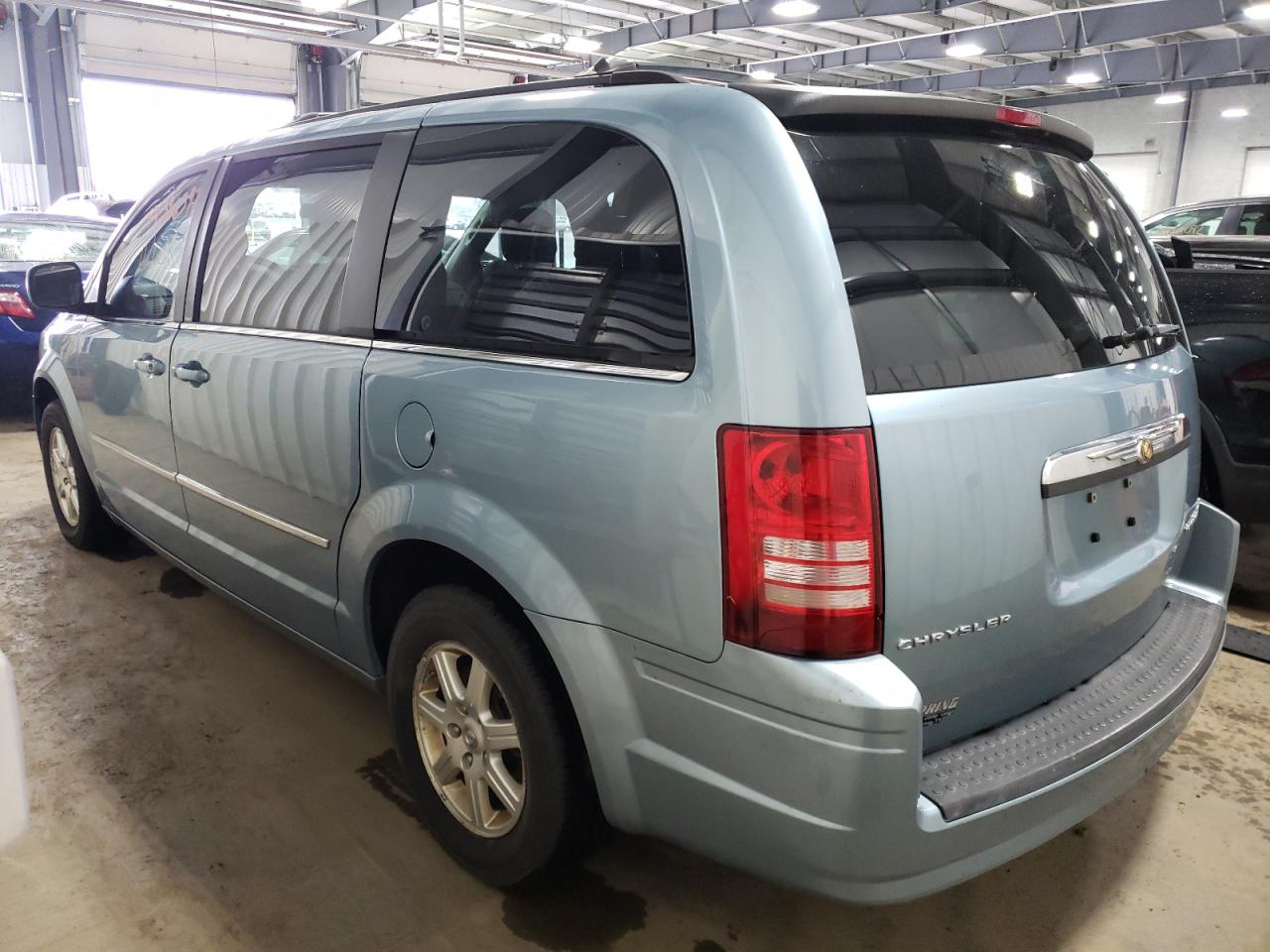 Photo 3 from auction – 2010 CHRYSLER TOWN & COU with VIN 2A4RR5D17AR441381