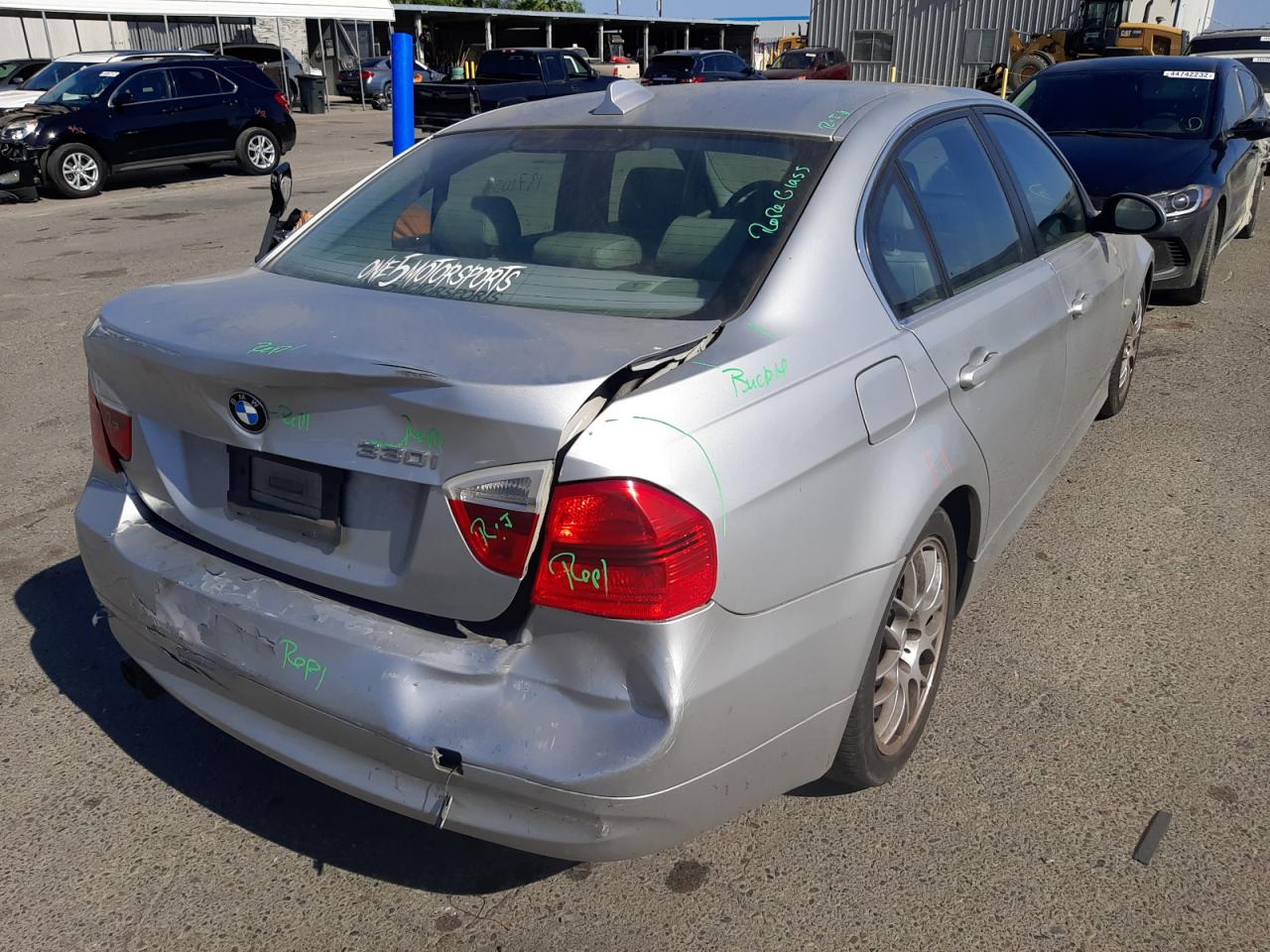 Photo 4 from auction – 2006 BMW 330 I with VIN WBAVB33516KR76646
