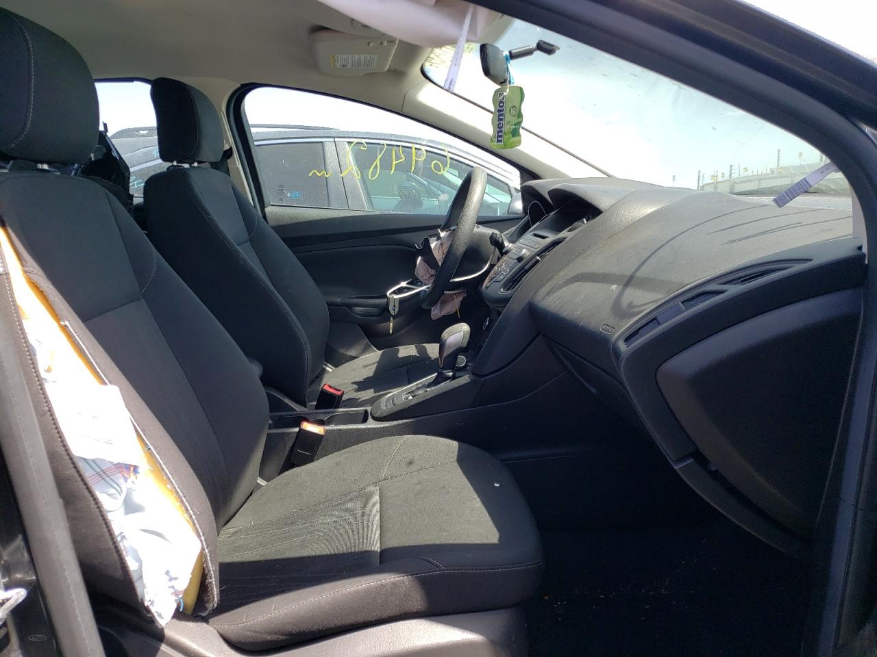 Photo 5 from auction – 2017 FORD FOCUS SE with VIN 1FADP3F26HL200792