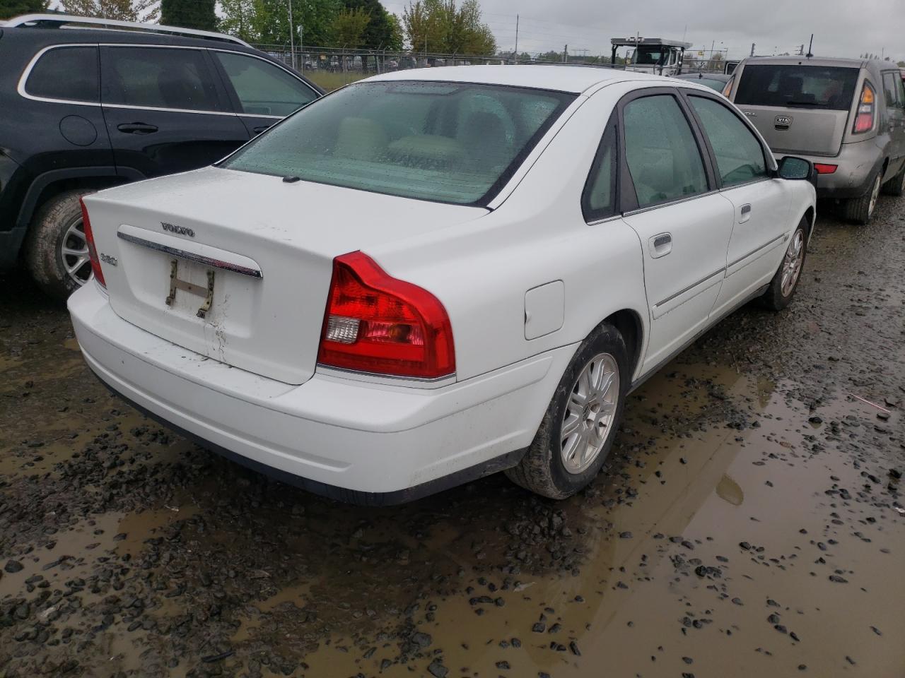 Photo 4 from auction – 2005 VOLVO S80 2.5T with VIN YV1TS592451395952