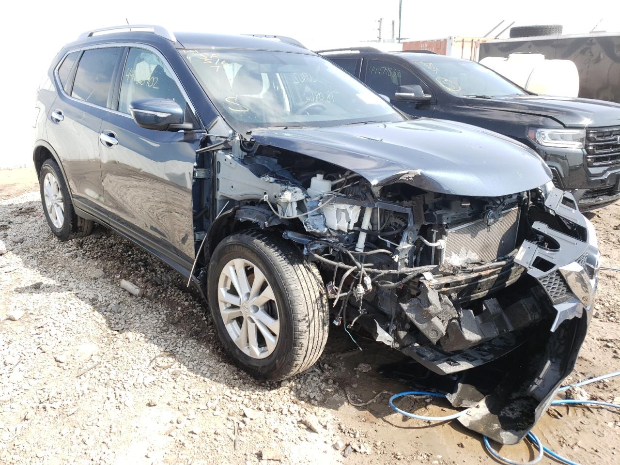 NISSAN ROGUE S 2015 with VIN KNMAT2MVXFP529792 - Photo from auction