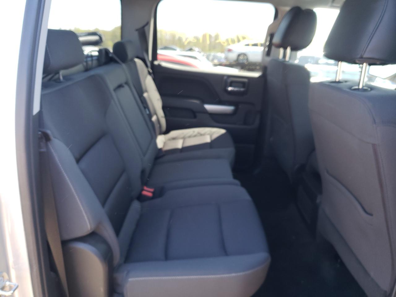 Photo 6 from auction – 2018 CHEVROLET SILVERADO with VIN 3GCUKRER3JG266861