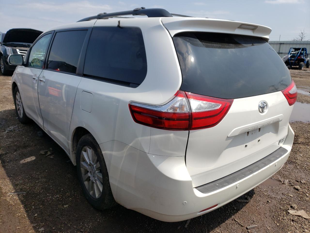 Photo 3 from auction – 2015 TOYOTA SIENNA XLE with VIN 5TDDK3DC6FS121784