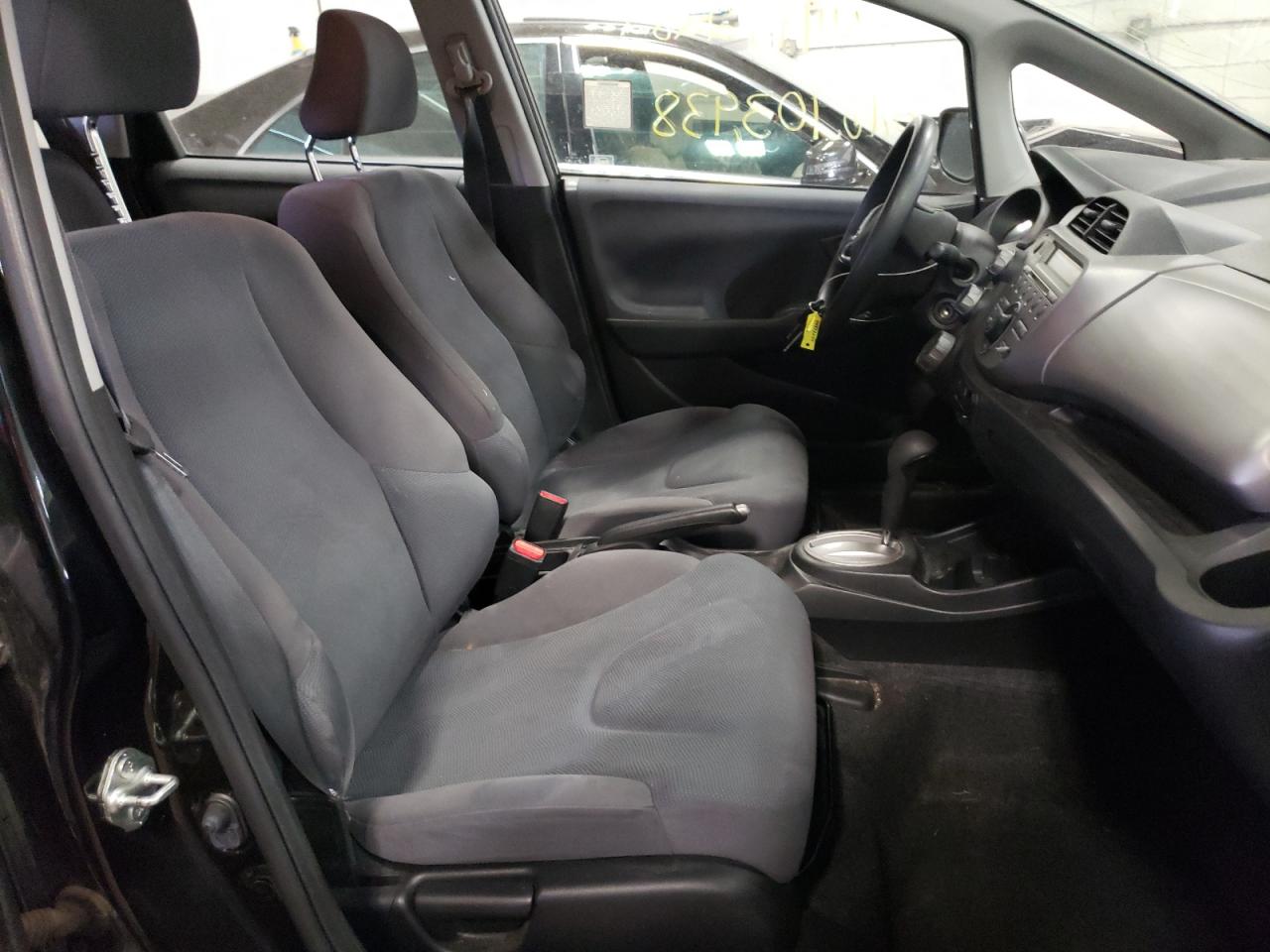 Photo 5 from auction – 2011 HONDA FIT with VIN JHMGE8H33BS011027