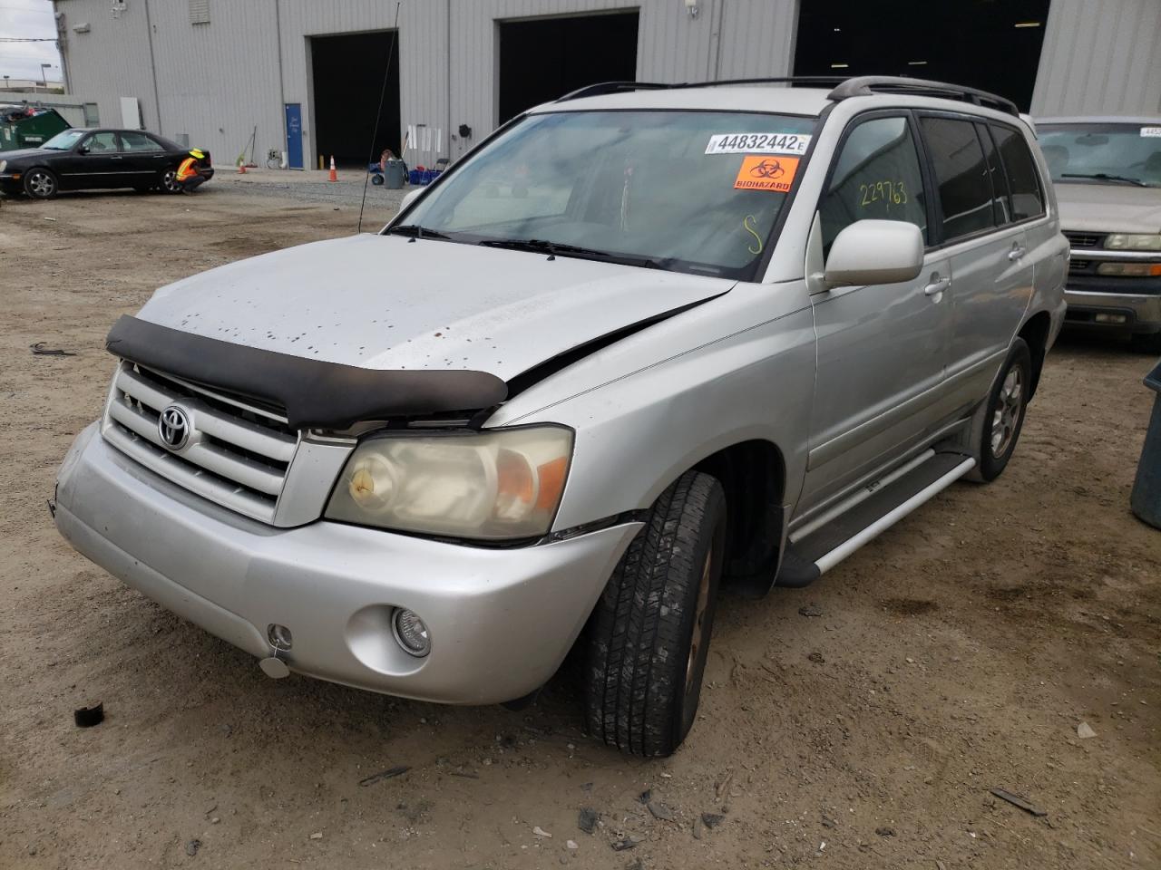 Photo 2 from auction – 2005 TOYOTA HIGHLANDER with VIN JTEGP21A750077464