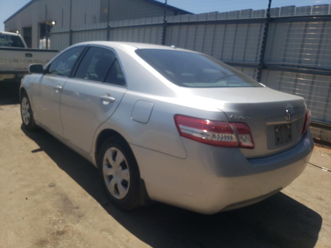 Zdjęcie 3 z aukcji – 2011 TOYOTA CAMRY BASE z VIN 4T1BF3EK8BU709527