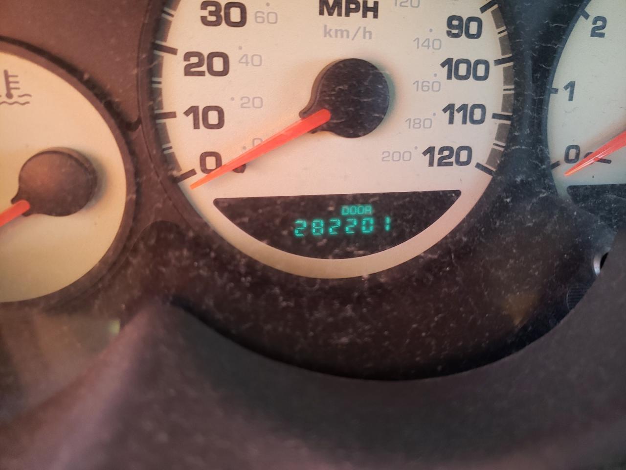 Photo 8 from auction – 2001 DODGE NEON SE with VIN 1B3ES46C31D190316