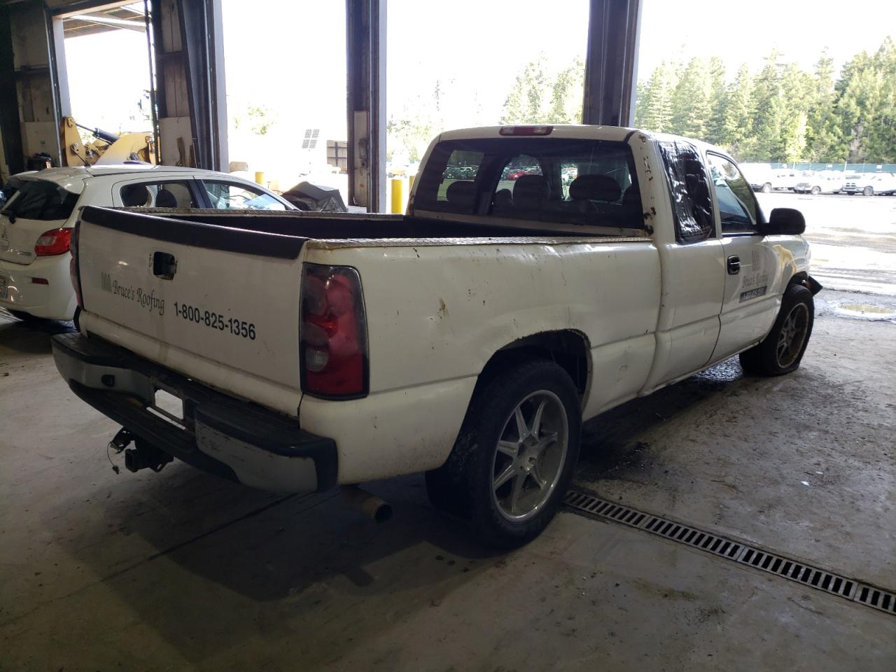 Photo 4 from auction – 2004 CHEVROLET SILVERADO with VIN 1GCEC19V44Z352971