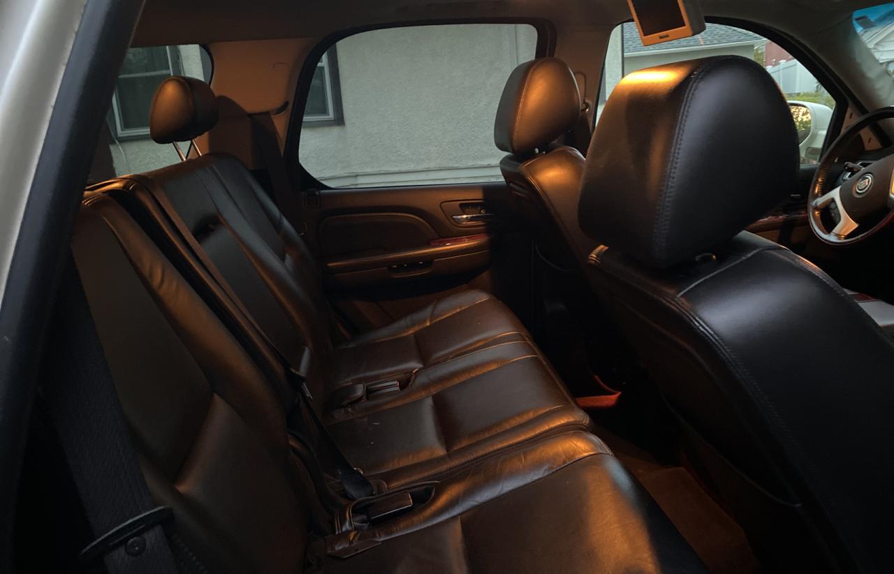 Photo 6 from auction – 2010 CADILLAC ESCALADE H with VIN 1GYUKEEJXAR100060