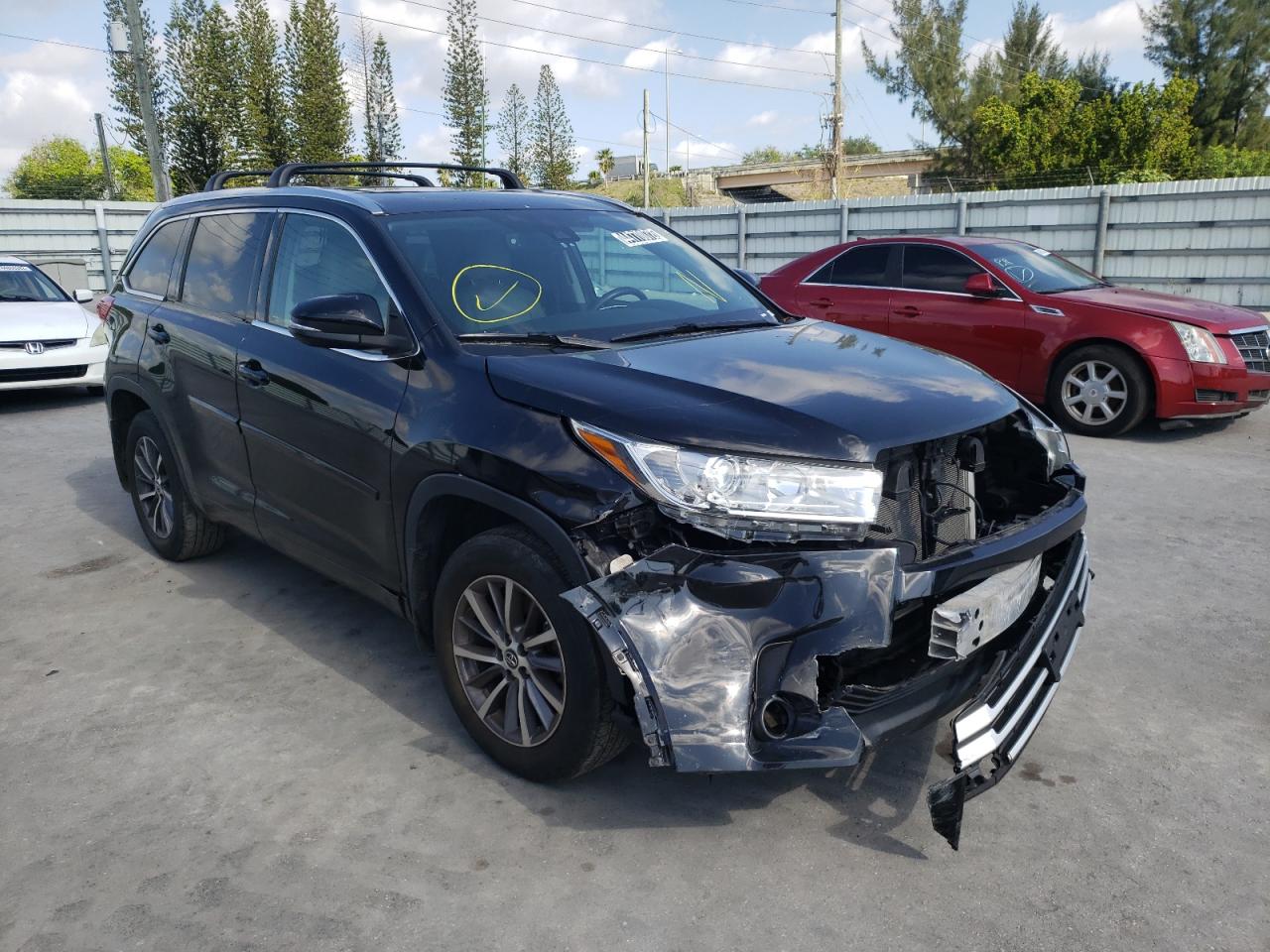 TOYOTA HIGHLANDER 2018 with VIN 5TDJZRFH0JS903078 - Photo from auction