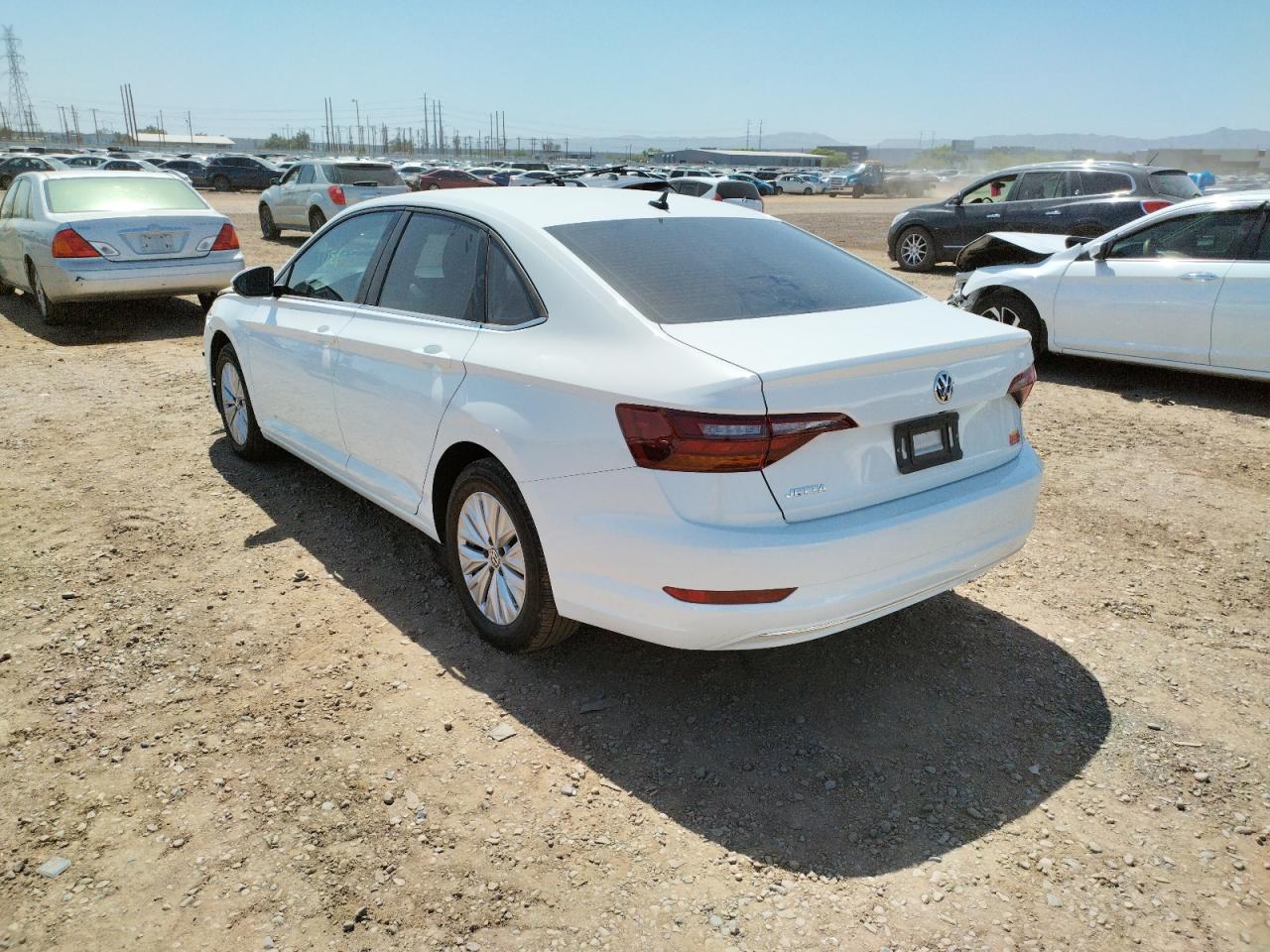 Photo 3 from auction – 2019 VOLKSWAGEN JETTA with VIN 3VWC57BU8KM181689