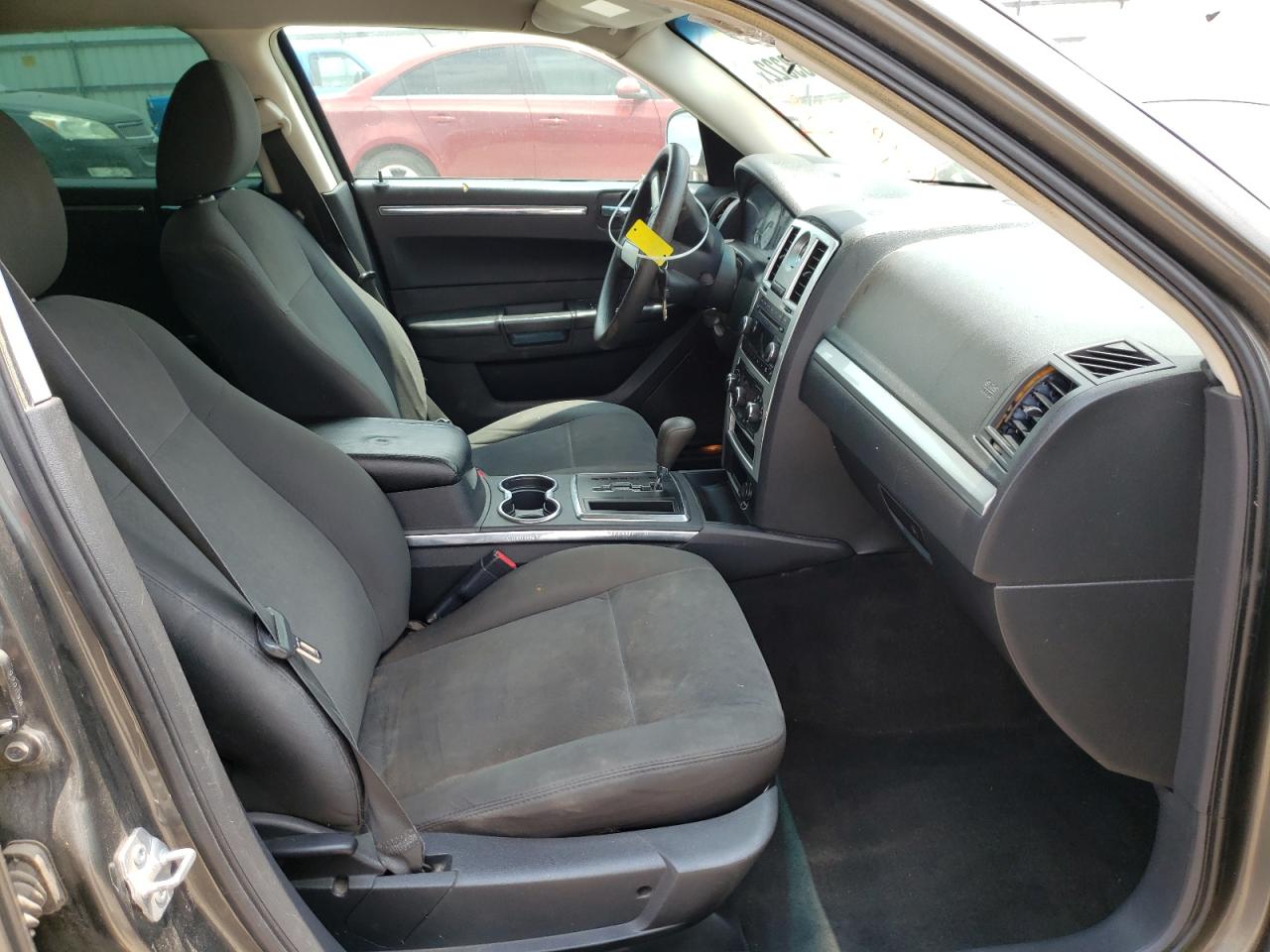Photo 5 from auction – 2009 CHRYSLER 300 LX with VIN 2C3LA43D89H598853