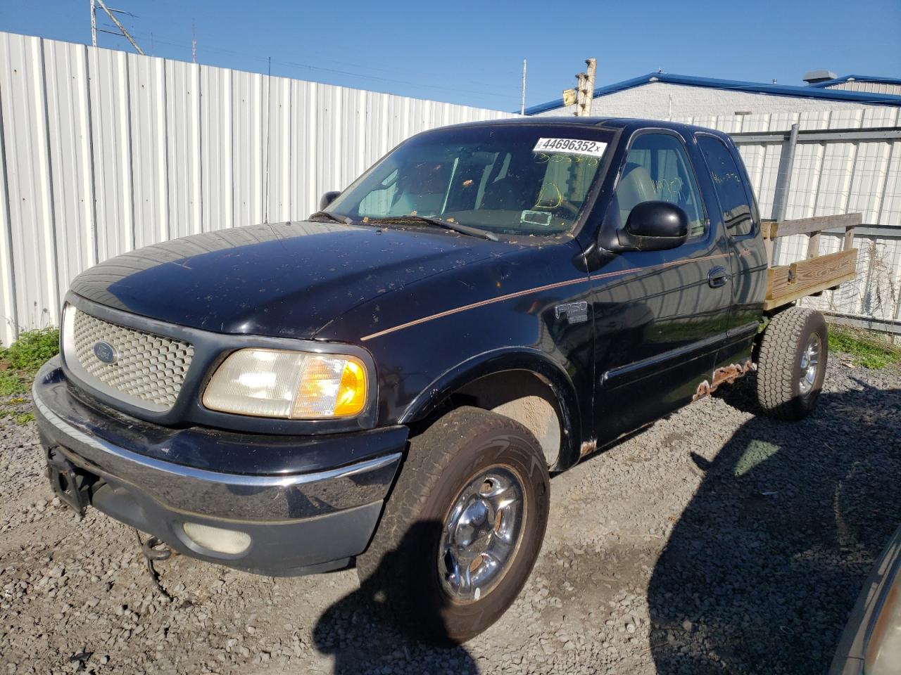 Photo 2 from auction – 1999 FORD F150 with VIN 1FTRX18L2XNB05546